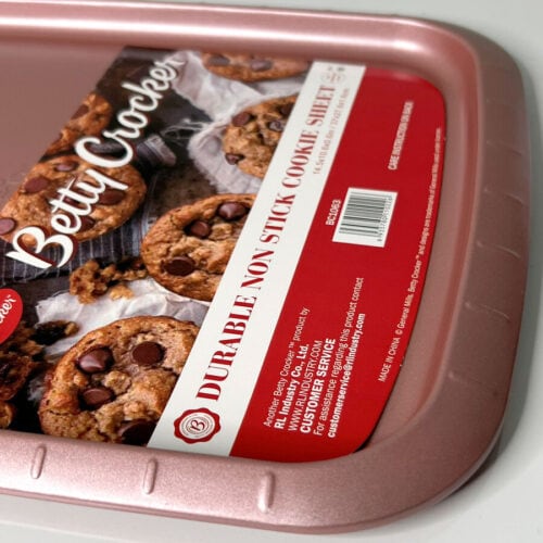 Bandeja para Galletas Betty Crocker Línea Pink 37 x 27.6 cm. - Imagen 2